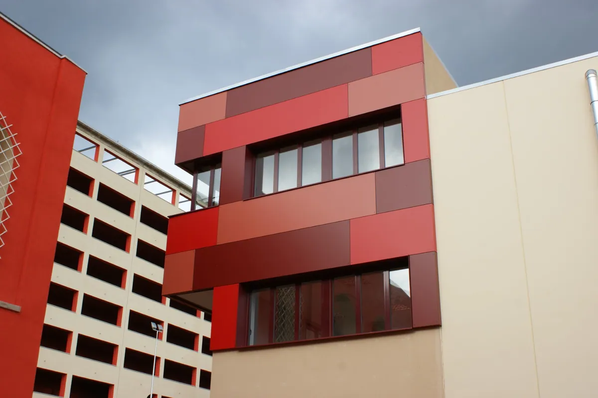 Fachada ventilada acabada