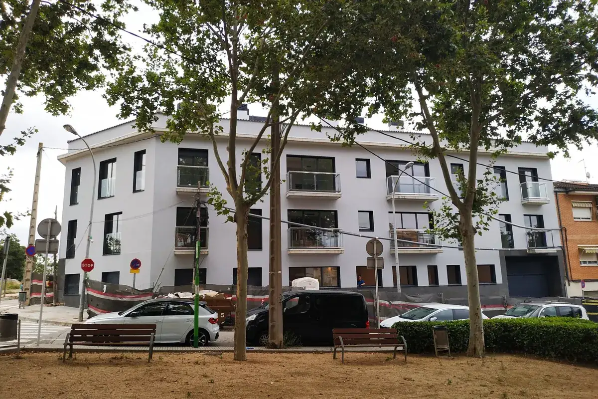 Edificio plurifamiliar de obra nueva terminado